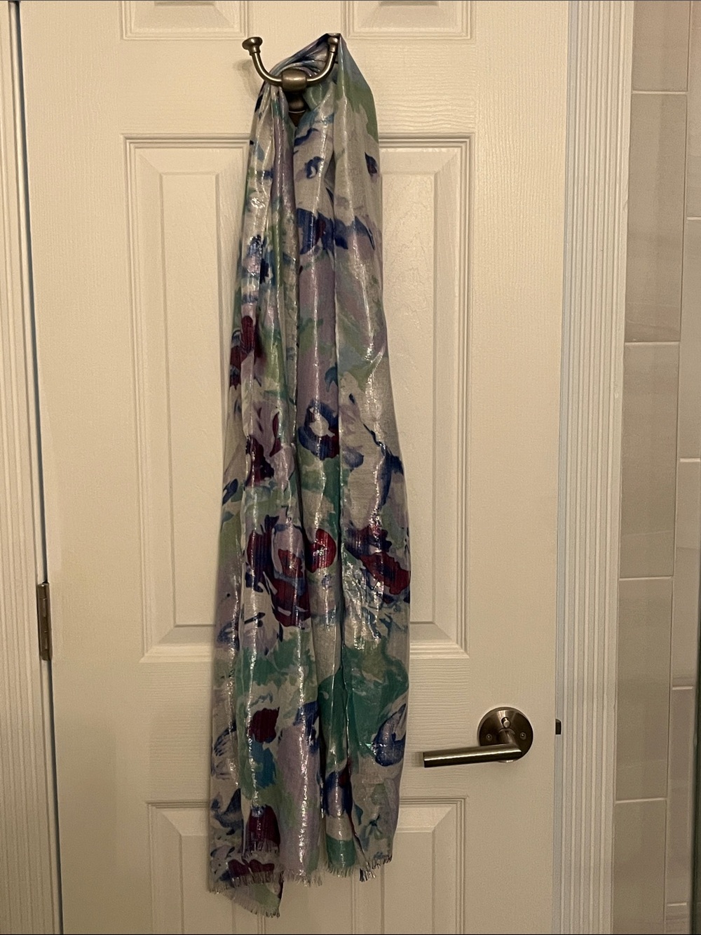 Light Metallic Floral Scarf Throw - Elegant Multicolor Accent